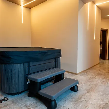 아파트 Zsizell Lux *